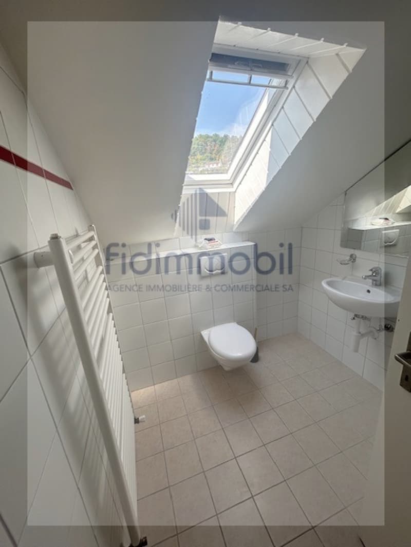 Bel appartement de 2 pièces au 3ème étage (2)