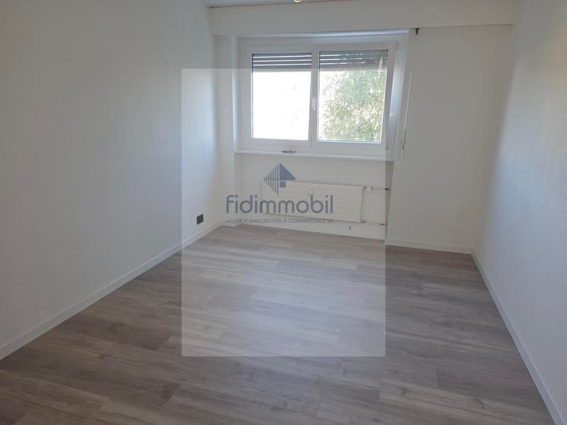Appartement de 4 pièces entièrement rénové dans quartier calme (4)