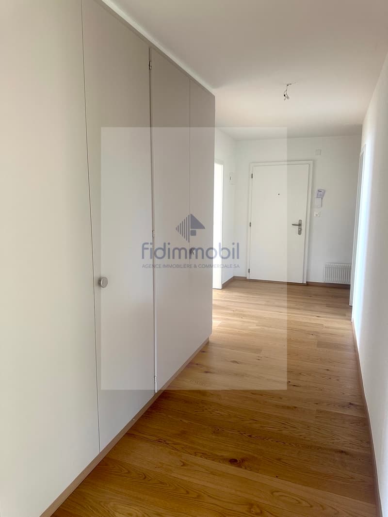 Appartement de 4 pièces avec 117 m² habitables à Saint-Blaise (8)