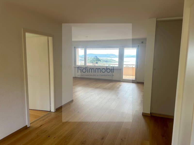 Appartement de 4 pièces avec 117 m² habitables à Saint-Blaise (3)