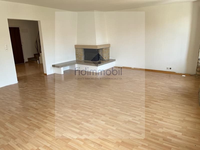Appartement de 5 pièces en plein coeur de St-Blaise (1)