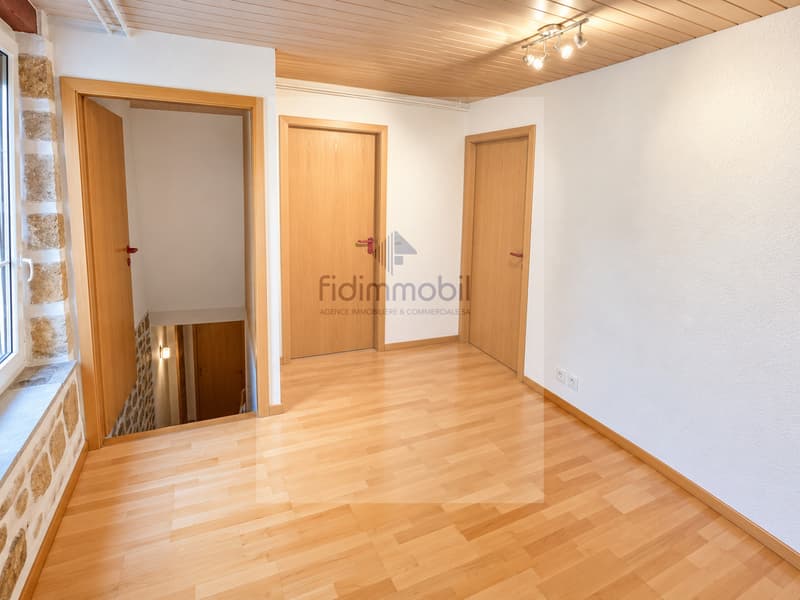Charmant duplex de 4.5 pièces avec cheminée à Boudry (6)