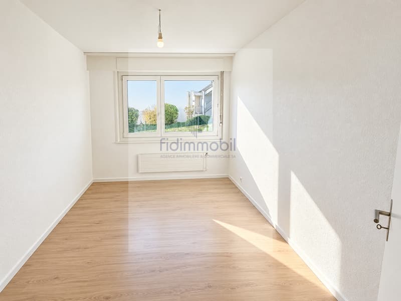Bel appartement entièrement rénové avec balcon (4)