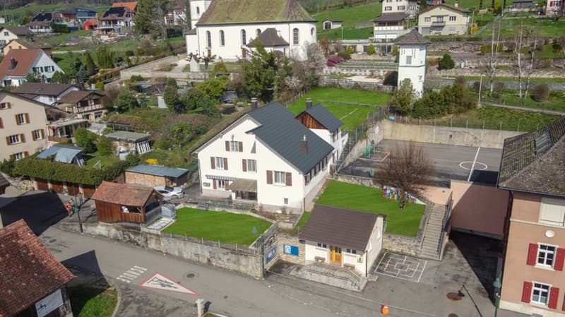 2-Generation House with Potential in Liesberg Village (38)