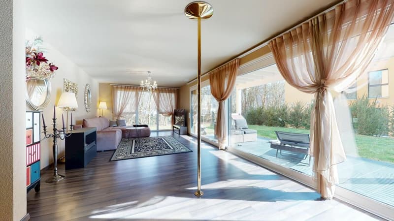 Appartamento di giardino 4,5 locali elegante con posti auto e deposito esterno (6)