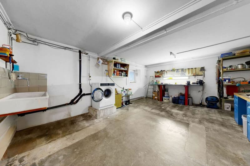 Ampia casa unifamiliare con area esterna versatile, posto auto e capanno/garage aggiuntivo (7)