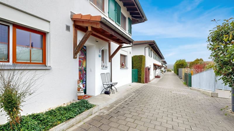 modernes Einfamilienhaus mit zwei Einstellhallenplätzen (13)