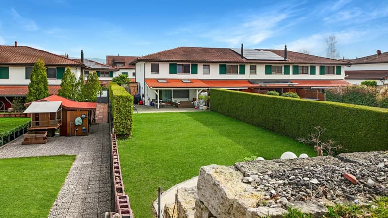 modernes Einfamilienhaus mit zwei Einstellhallenplätzen (1)