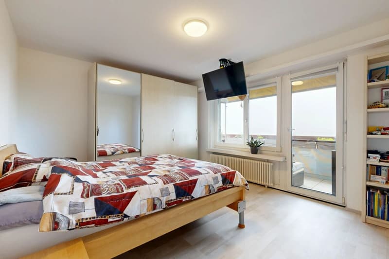 Affordable condominium with a great view (6)