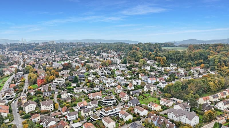 grosszügiges Einfamilienhaus / Bauland (17)