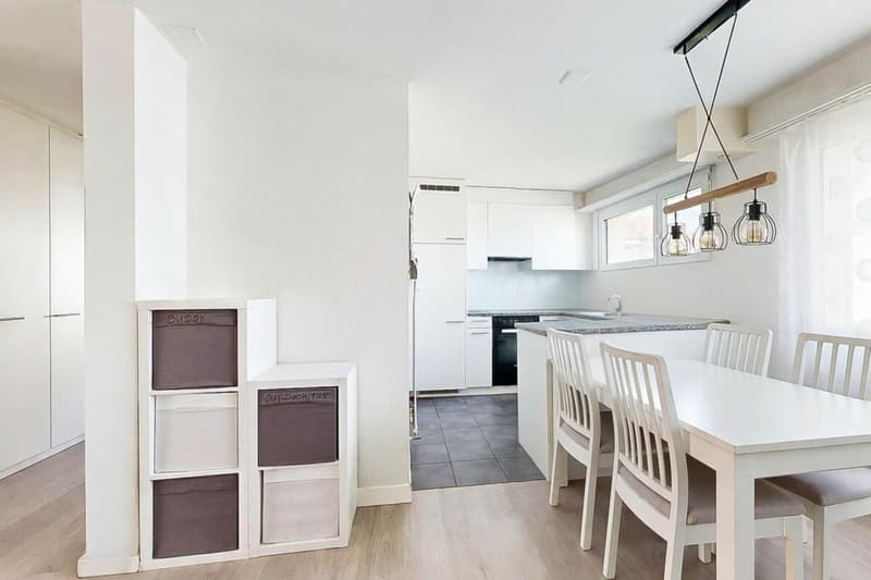 gepflegte Wohnung mit Balkon, Keller, Estrich, Waschmaschine und Parkplatz (2)