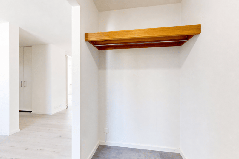 frisch renovierte 3.5-ZWG mit Balkon, Keller, Estrich, Waschmaschine und Parkplatz (5)