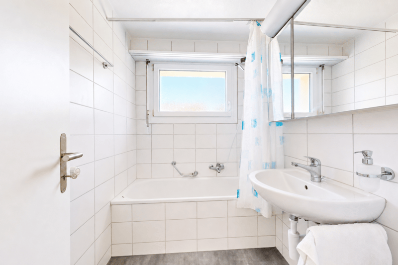 frisch renovierte 3.5-ZWG mit Balkon, Keller, Estrich, Waschmaschine und Parkplatz (10)