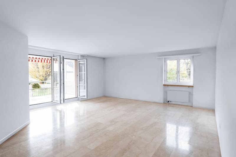 gepflegte Eigentumswohnung mit Balkon, Keller und drei Garagenboxen (4)