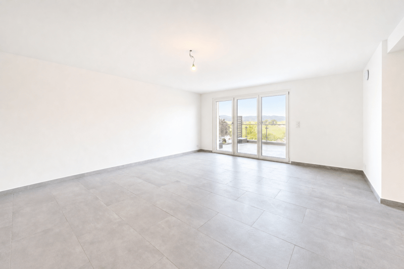 moderne Wohnung mit wundervoller Terrasse und Carport für zwei Fahrzeuge (8)