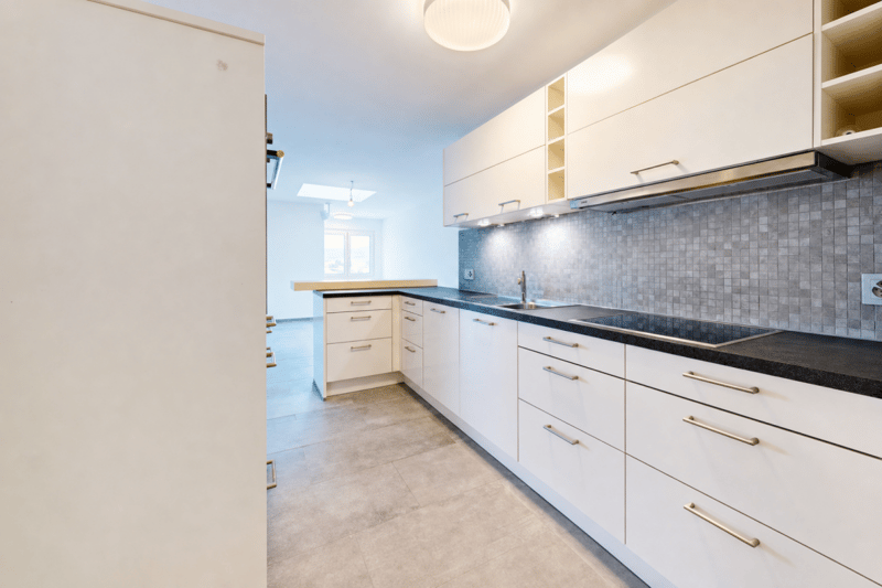 moderne Wohnung mit wundervoller Terrasse und Carport für zwei Fahrzeuge (7)
