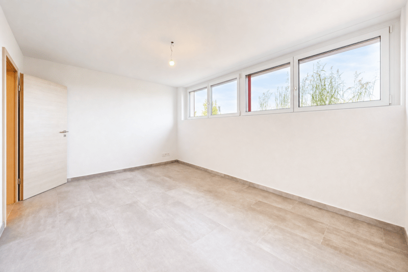 moderne Wohnung mit wundervoller Terrasse und Carport für zwei Fahrzeuge (11)