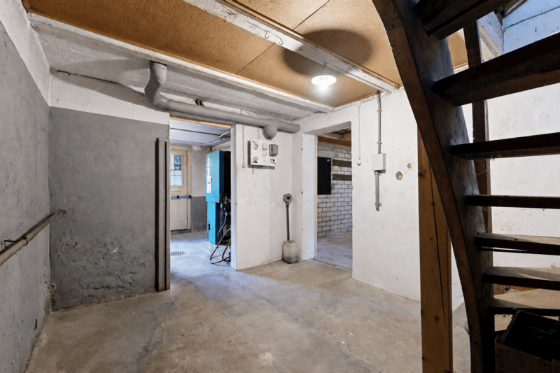 Einfamilienhaus mit Charme und Baulandreserve (15)
