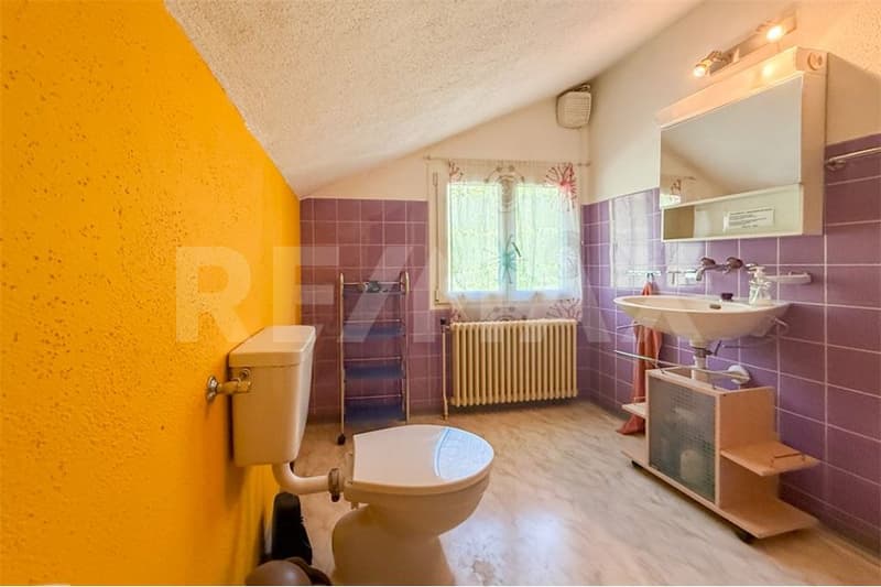 Casa unifamiliare sul pendio soleggiato con un terreno spazioso a Obermumpf in vendita. (8)
