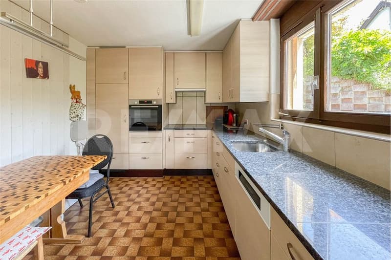 Exklusive Hanglage mit herrlicher Aussicht  Familienhaus zum Wohlfühlen in Zeiningen zu verkaufen (6)
