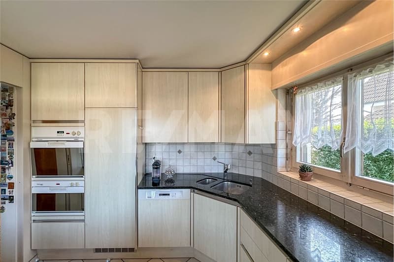 Freistehendes EFH mit Indorpool und Sauna (9)