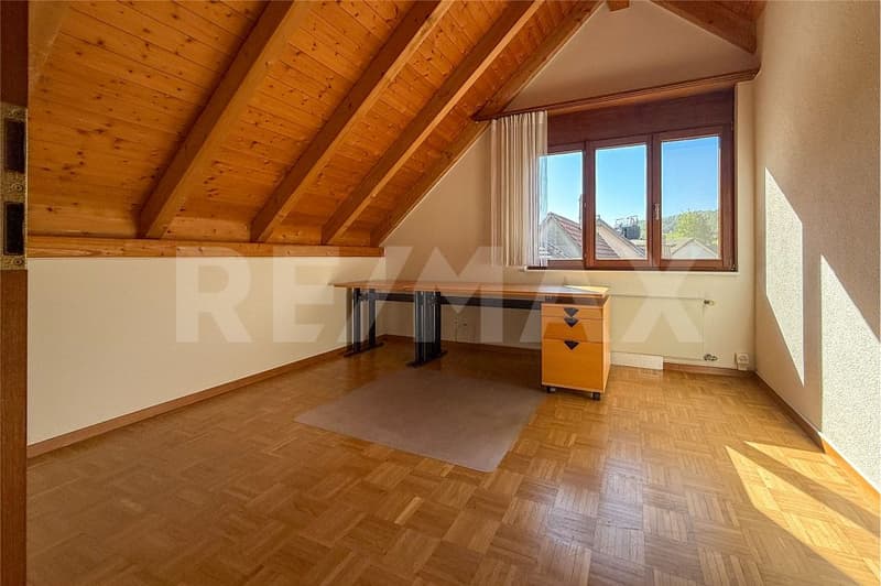 Hochwertig modernisierte Maisonette mit viel Komfort und Raum im Zentrum von Obermumpf zu verkaufen (12)