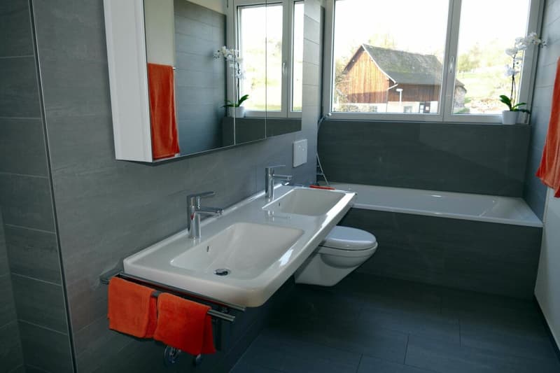 Badezimmer mit Badewanne