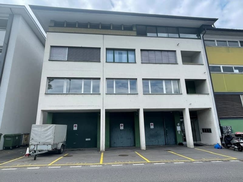 Attraktive Büroräume an zentraler Lage in Baar (1)