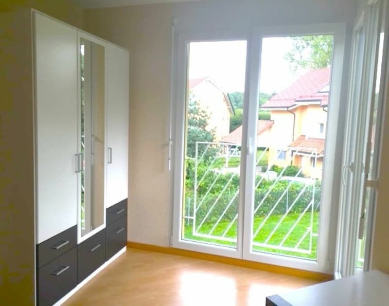 Chambre meuble en face EHL (3)