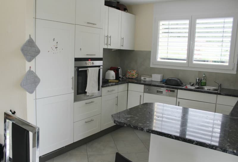 Chambre meuble en face EHL (5)