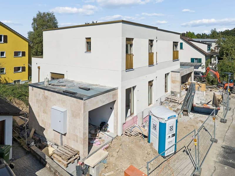 Aktueller Baufortschritt, Frontansicht