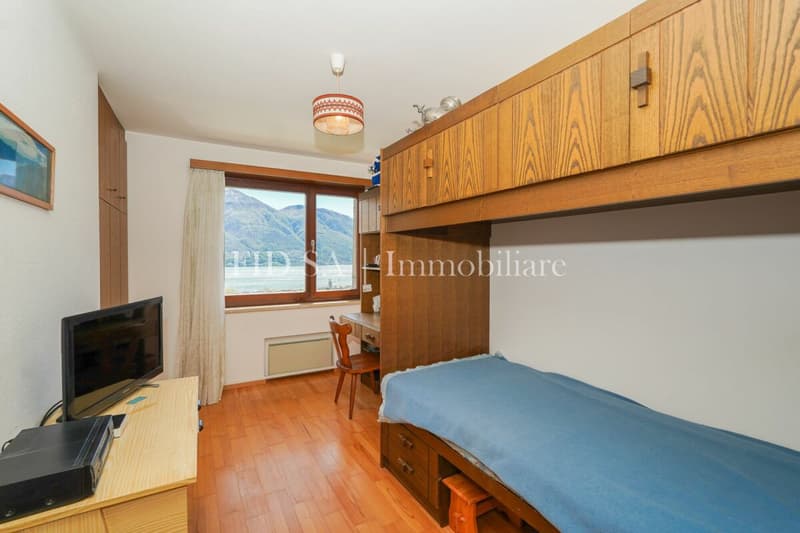 MINUSIO - Grosszügige Liegenschaft mit viel Potenzial und herrlicher Aussicht (8)