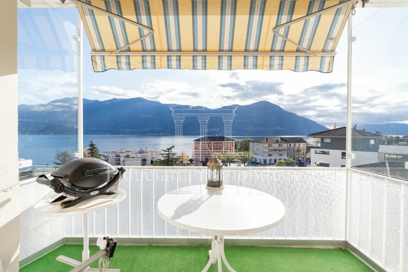 BRISSAGO - Grosszügige Wohnung an zentraler und sonniger Lage mit offener Seesicht (2)