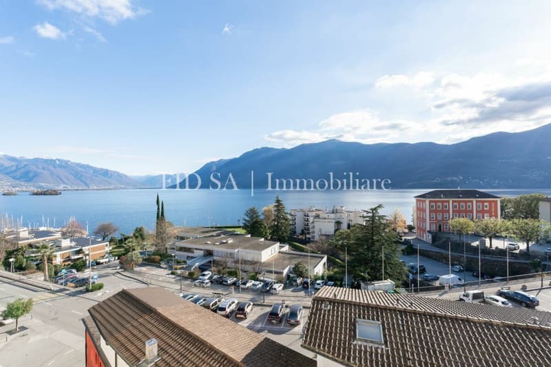 BRISSAGO - Ampio appartamento in posizione centrale e soleggiata con vista aperta sul lago (1)