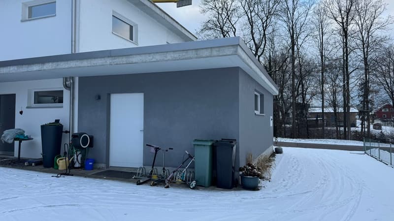 Vielseitig nutzbare Gewerbe-/ Dienstleistungsfläche an zentraler Lage (2)