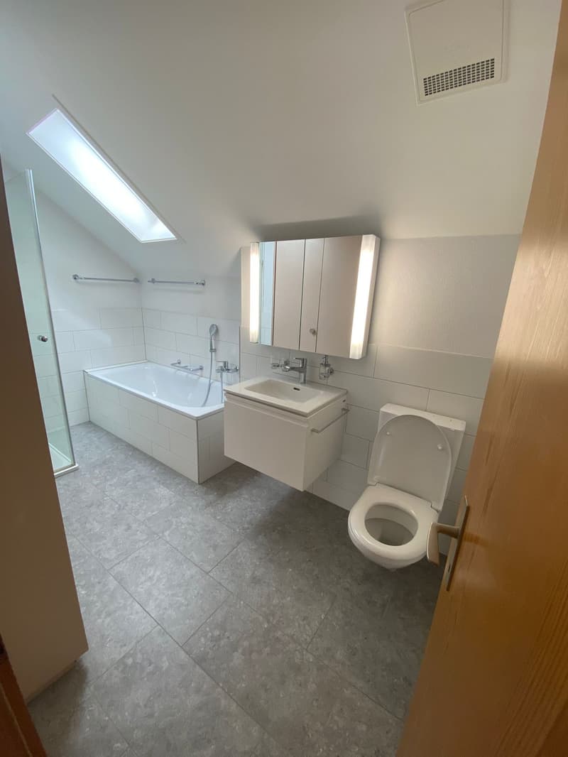 Heimelige Dachwohnung mit Cheminée (11)