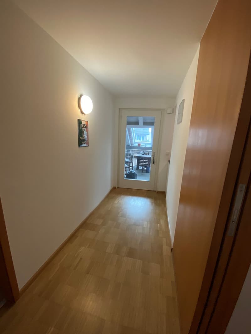 Heimelige Dachwohnung mit Cheminée (9)