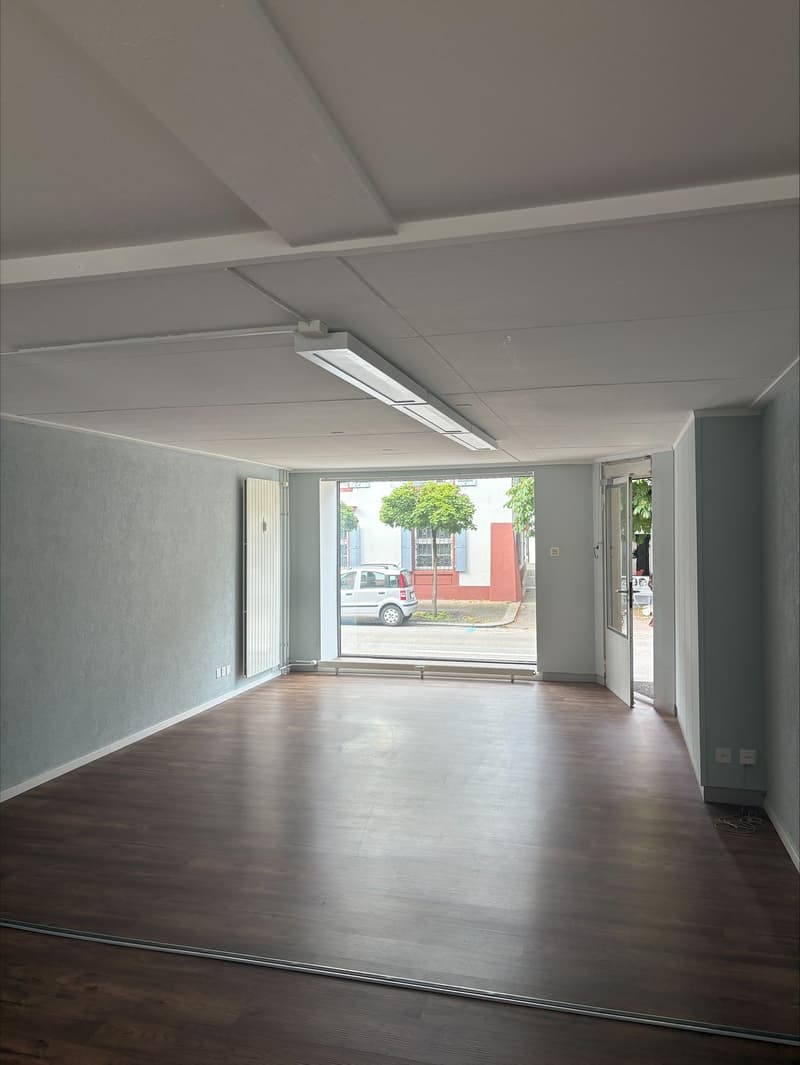 Ladenlokal / Gewerbeflaeche an der Hauptstrasse in Sissach (2)