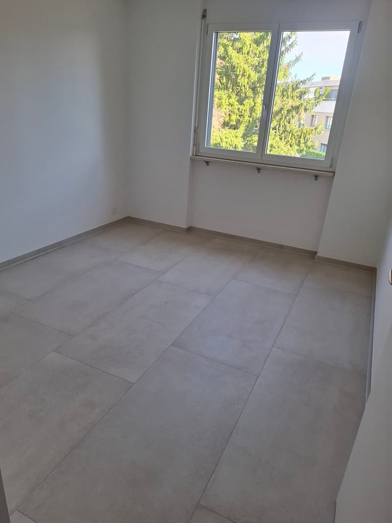 Helle 3.5-Zimmer-Wohnung mit 2 Balkone (11)