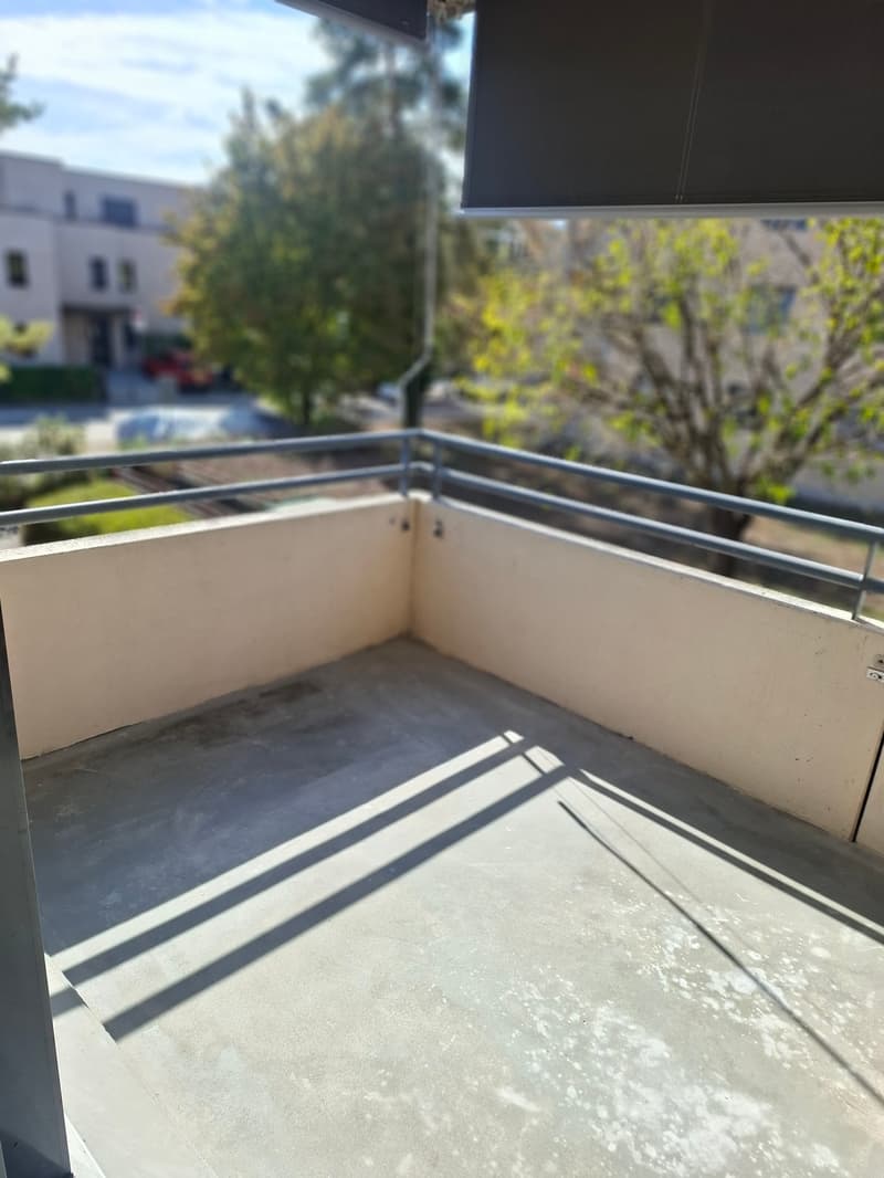 Helle 3.5-Zimmer-Wohnung mit 2 Balkone (4)