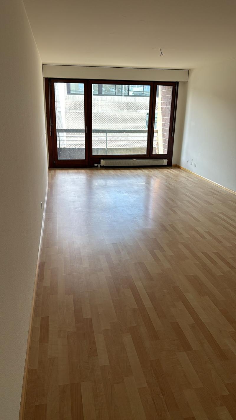 Helle, freundliche und optimal gelegene 3.5-Zimmerwohnung (St. Johann) (1)