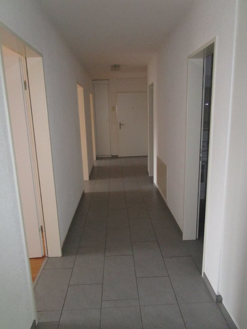 Ortszentrum - schöne 4.5 Zimmerwohnung mit Sitzplatz (11)