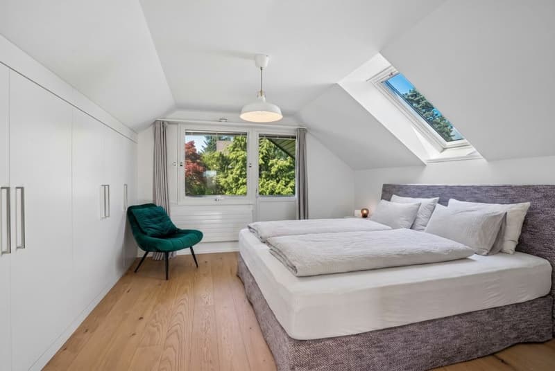 Schlafzimmer mit Balkonzugang