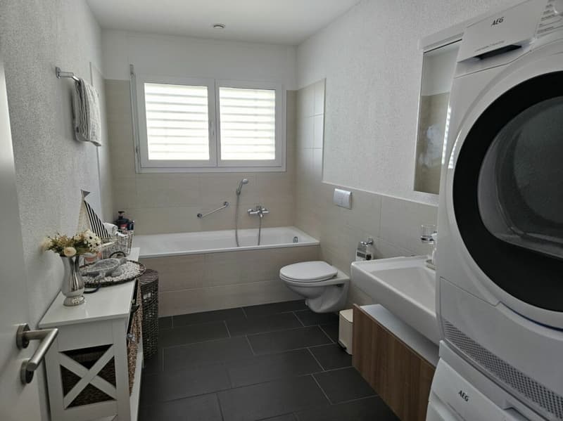 Exklusive 3.5 Zimmer Attika-Wohnung im Eigentumsstandard mit 2 Terrassen (8)