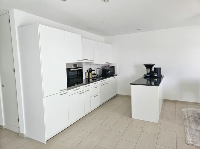 Exklusive 3.5 Zimmer Attika-Wohnung im Eigentumsstandard mit 2 Terrassen (3)