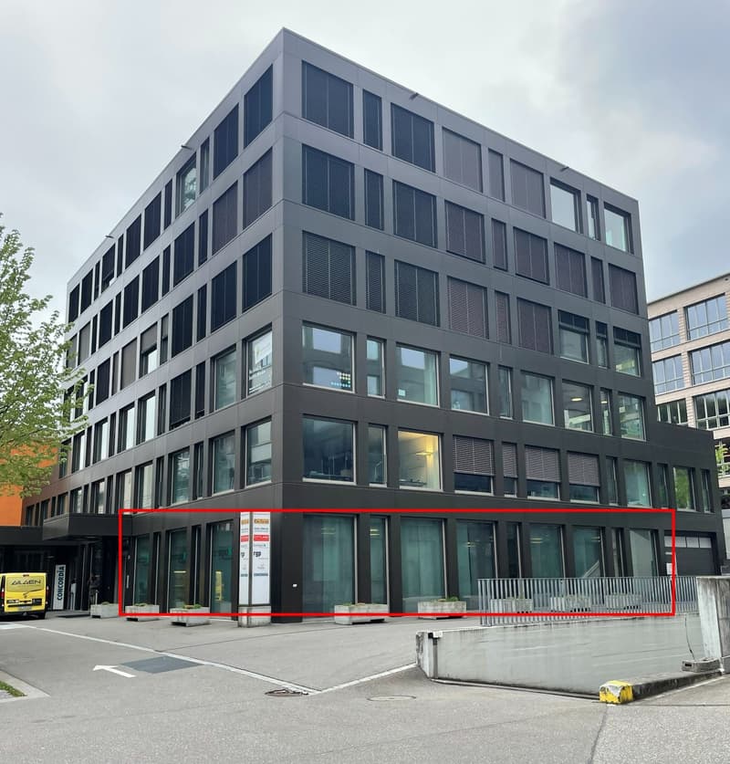 Attraktive Gewerbefläche mit sep. Lager und 10 Einstellplätzen (1)