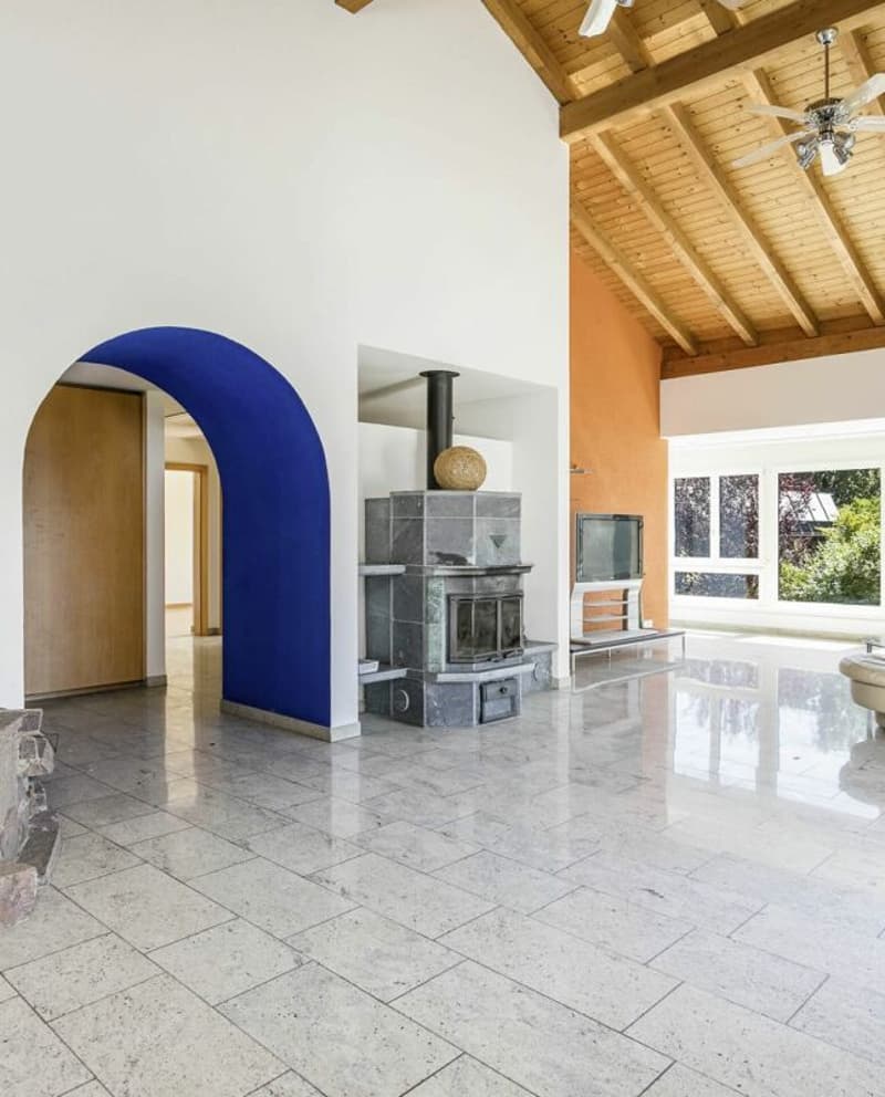 8.5-Zimmer-Zweifamilienhaus mit viel Potenzial (4)
