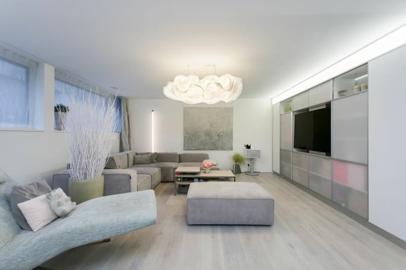 Exklusive 5.5-Zimmer-Wohnung mit Gartensitzplatz in der Stadt Zürich (2)