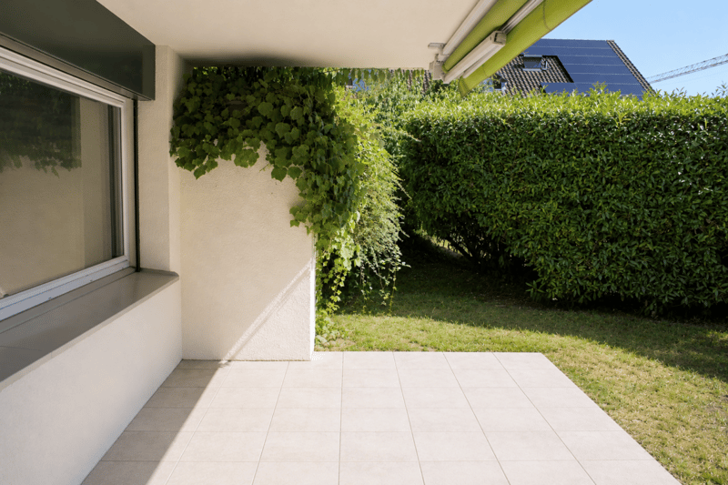 Jetzt besichtigen: Stilvoll sanierte Gartenwohnung in Herrliberg (8)