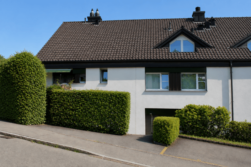 Jetzt besichtigen: Stilvoll sanierte Gartenwohnung in Herrliberg (10)